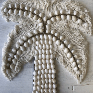 Palm Tree w/Fringe & Shell